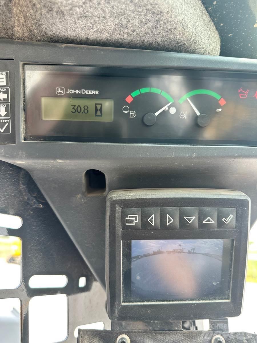 John Deere 318G 滑移轉向裝載機