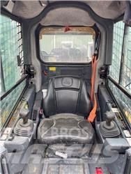 John Deere 325G 滑移轉向裝載機