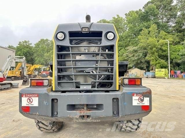 Komatsu WA320-8 輪胎式裝載機
