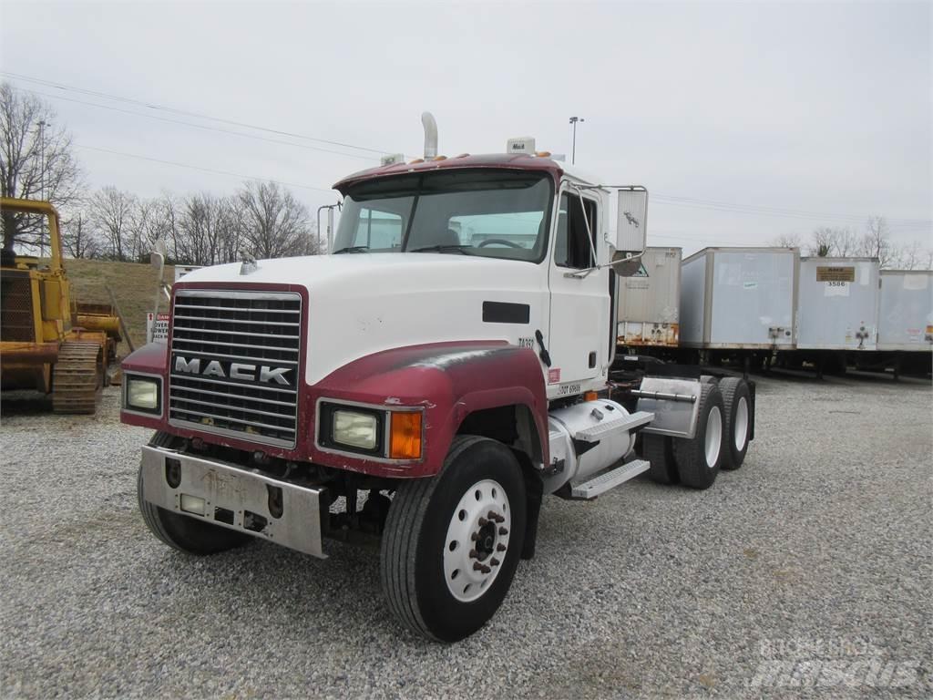 Mack CHN613 曳引機組件