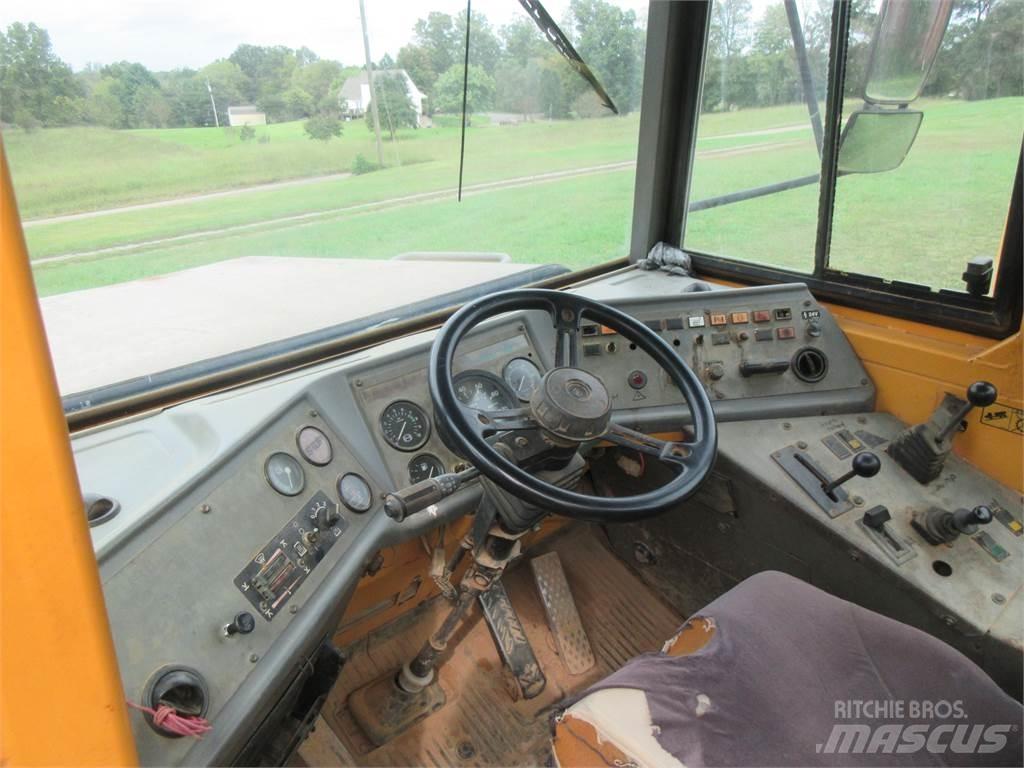 Volvo A25C 傾卸式卡車