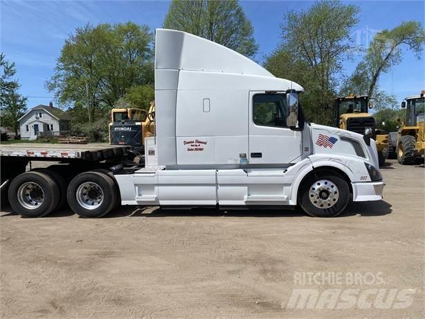 Volvo VNL64T670 曳引機組件