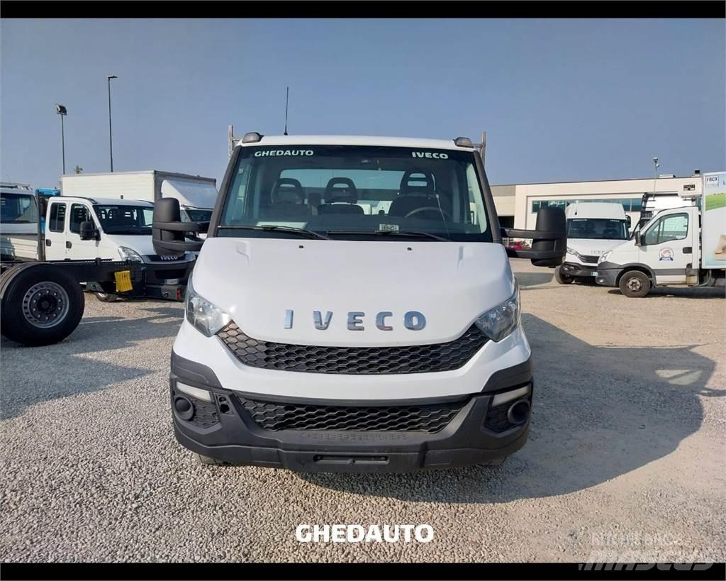Iveco 35C15 車廂