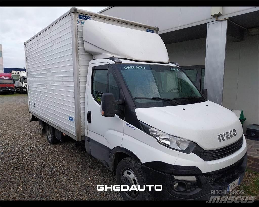 Iveco 35C18 車廂