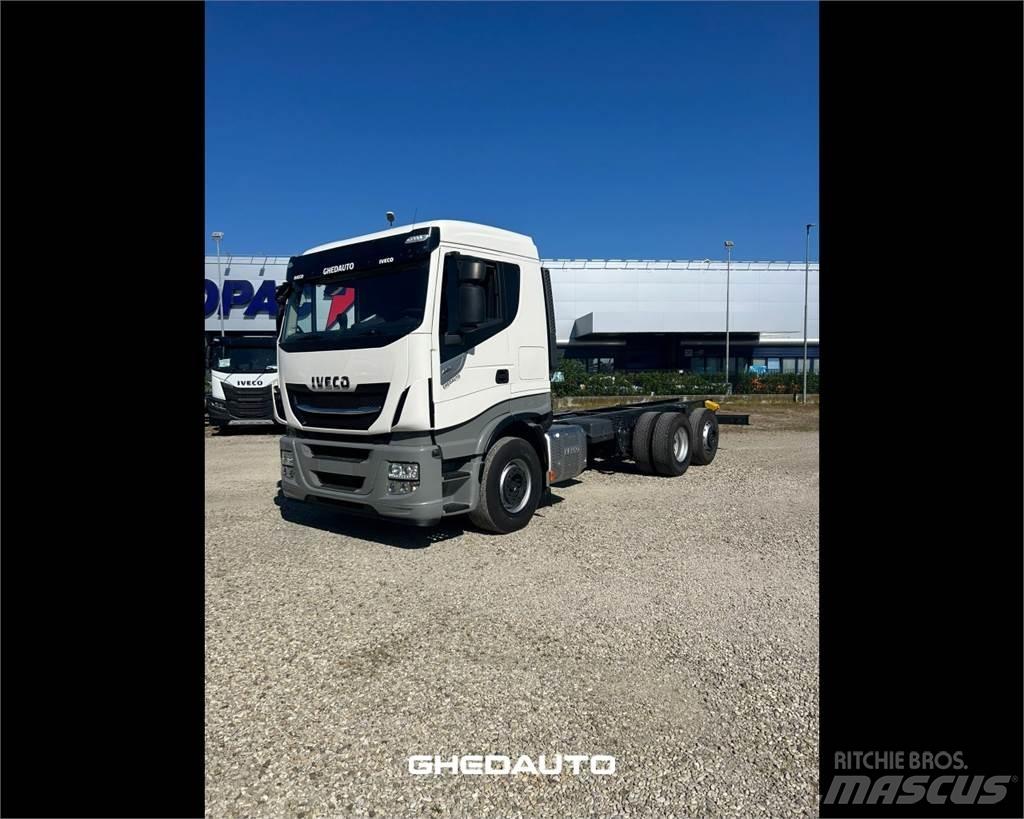 Iveco AS440S46 貨箱式卡車