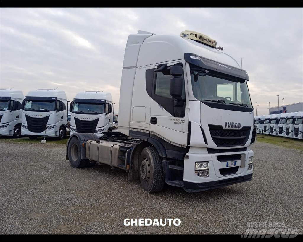 Iveco AS440S48 貨箱式卡車