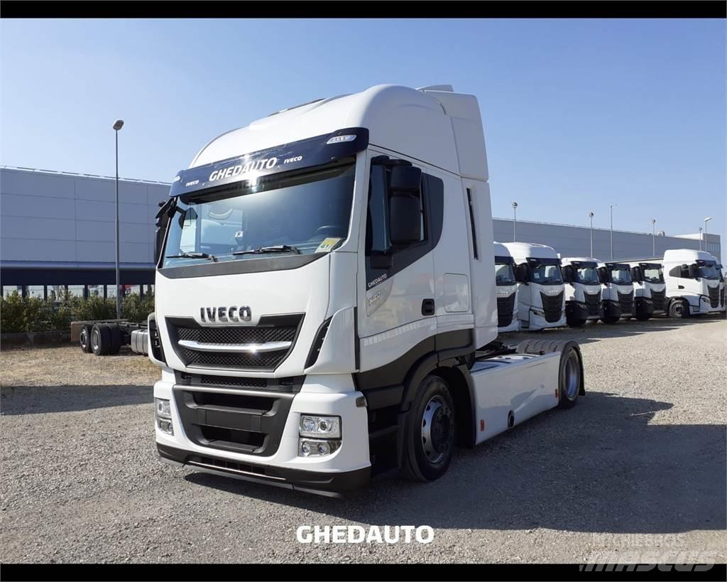 Iveco AS440S48 貨箱式卡車