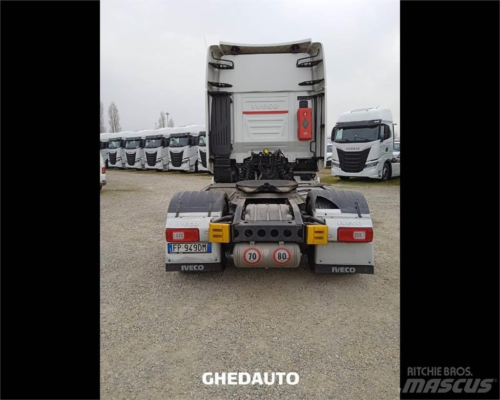 Iveco AS440ST/P 貨箱式卡車