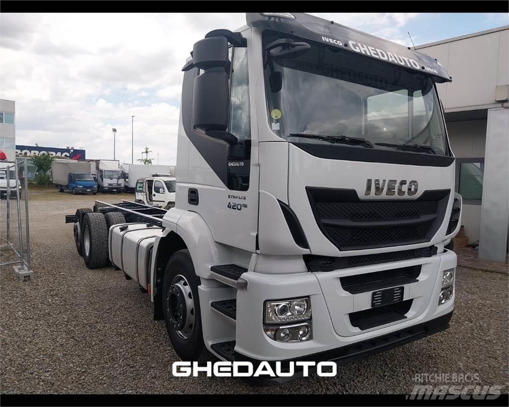 Iveco AT260S40Y/PS 貨箱式卡車