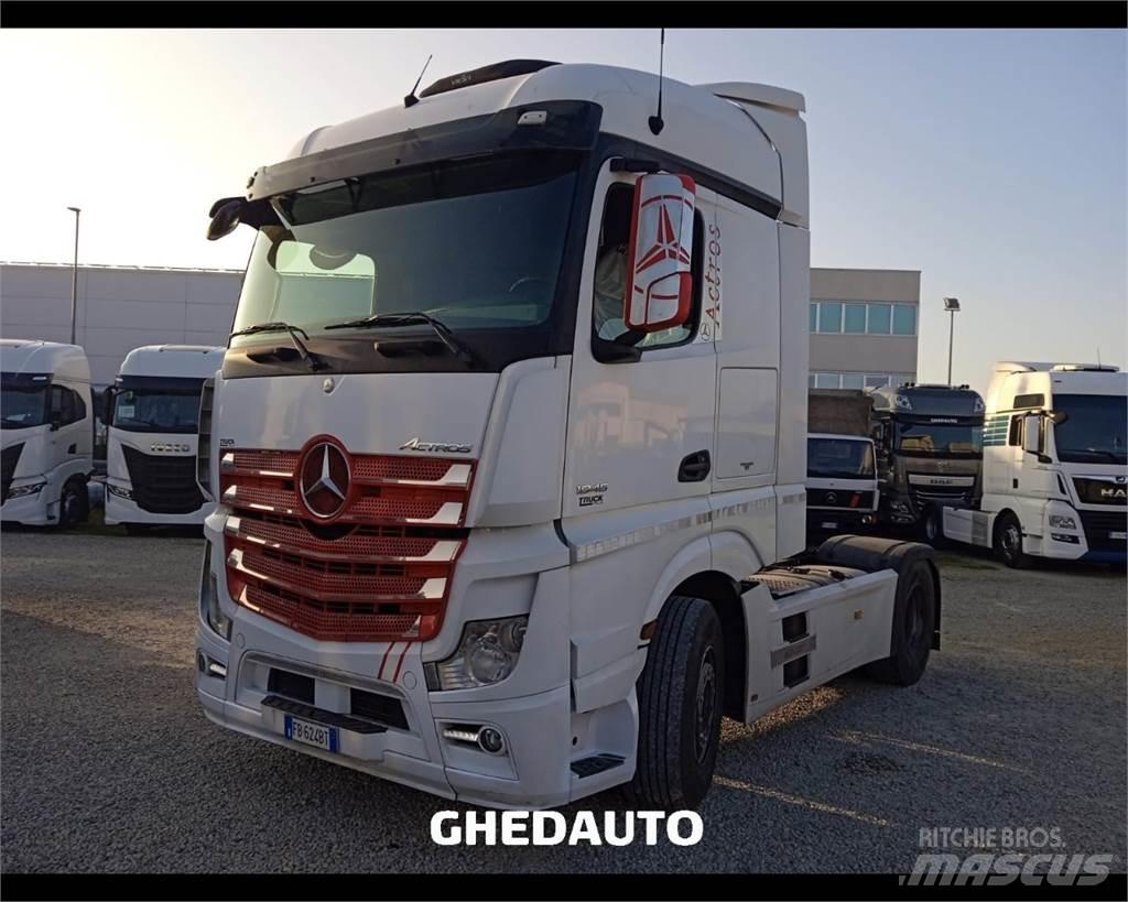 Mercedes-Benz ACTROS 貨箱式卡車