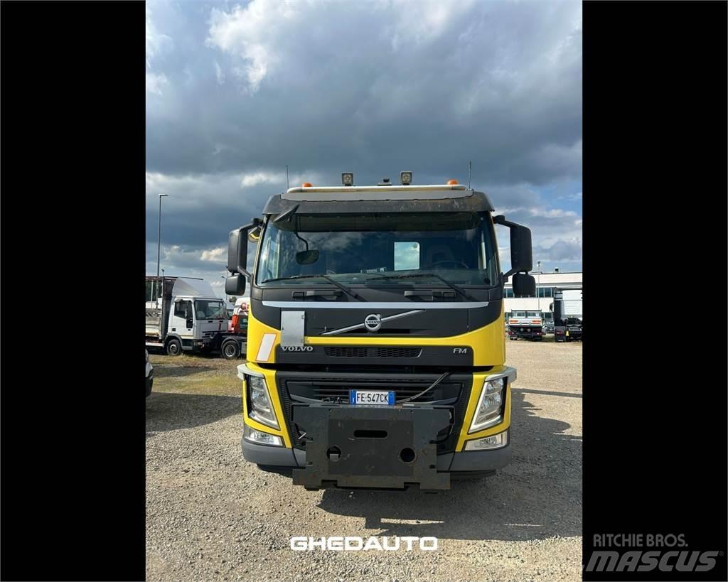Volvo TRUCKS VOLVO 貨箱式卡車
