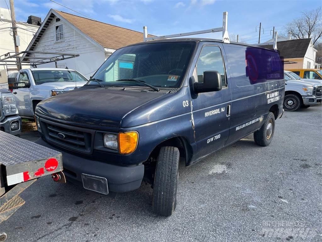 Ford E-Series 廂式貨物運輸車