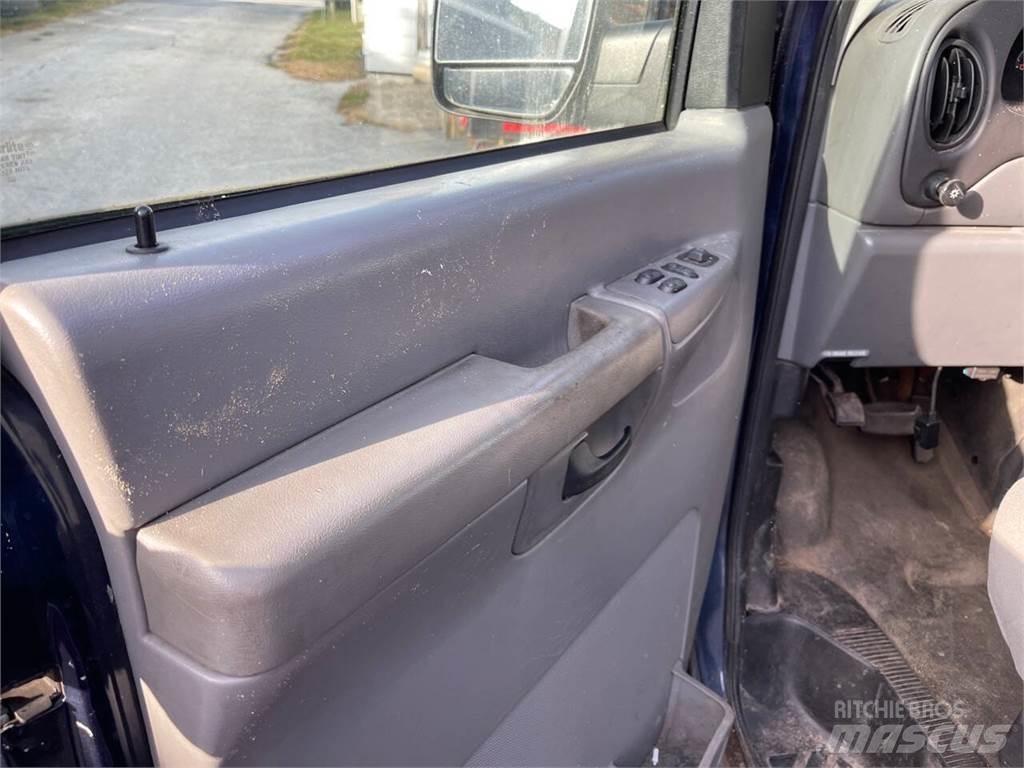 Ford E-Series 廂式貨物運輸車