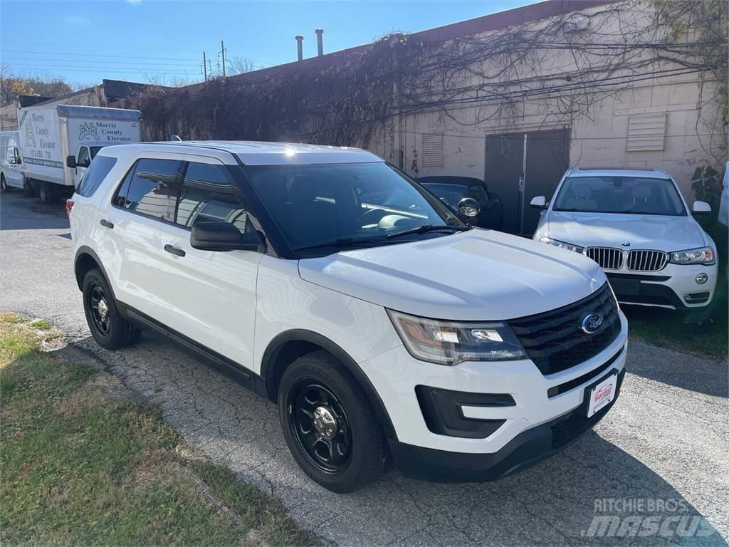 Ford Explorer 汽車