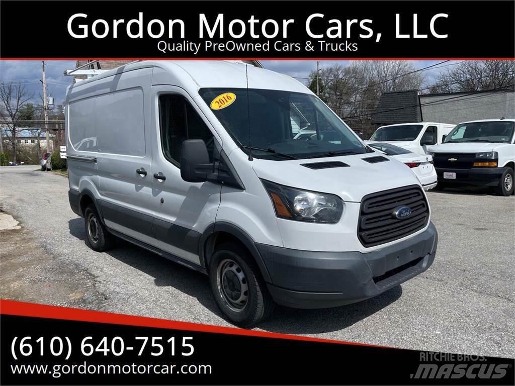 Ford Transit 廂式貨物運輸車