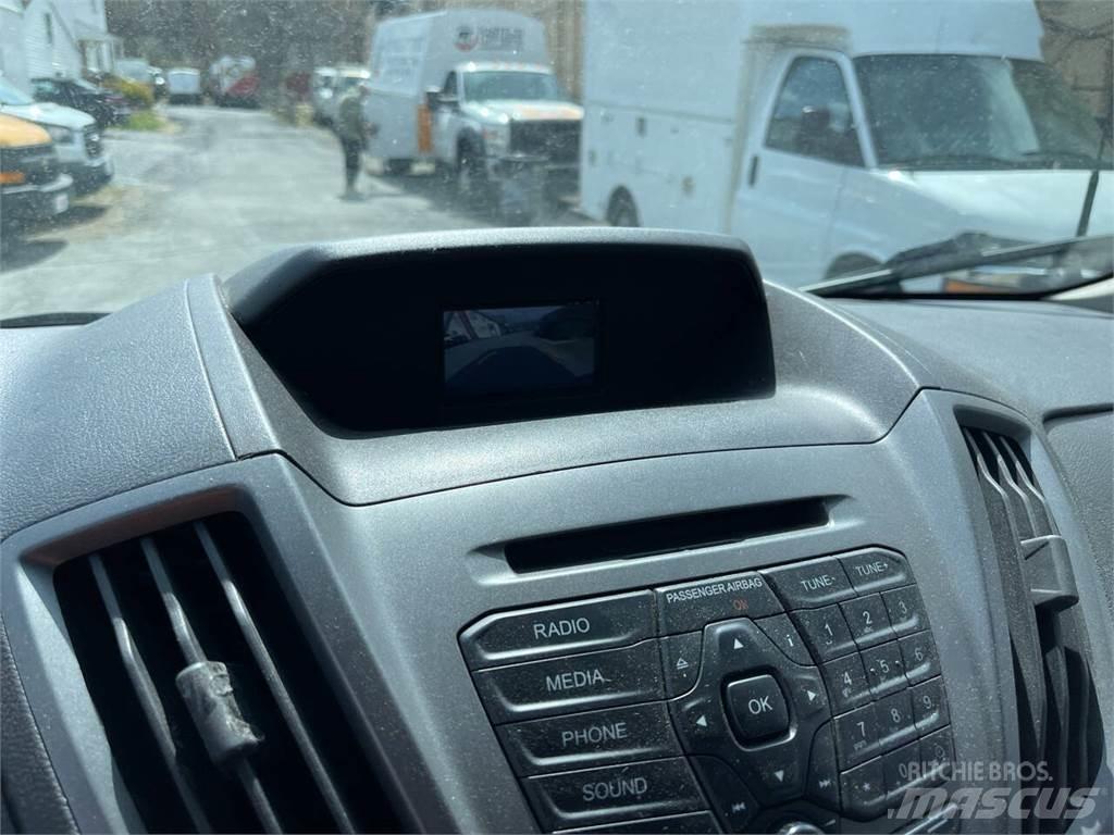 Ford Transit 廂式貨物運輸車