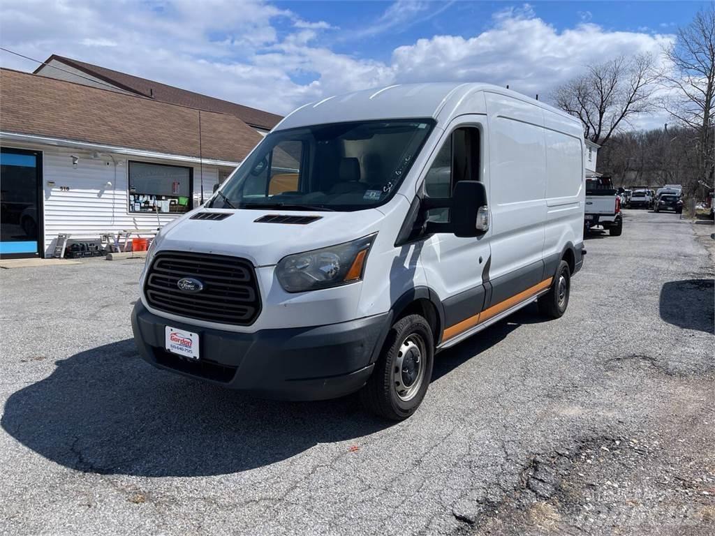 Ford Transit 廂式貨物運輸車