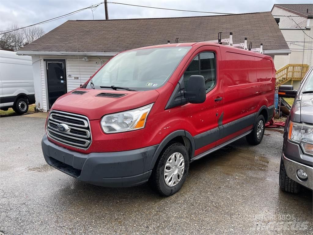 Ford Transit 車廂