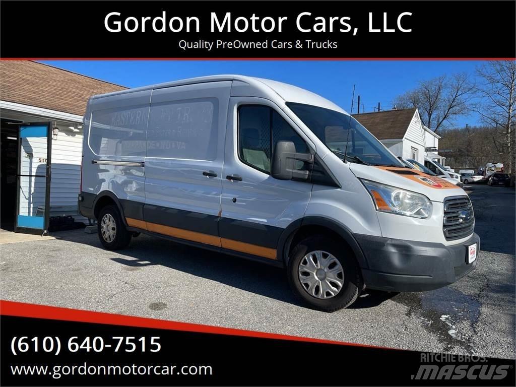 Ford Transit 廂式貨物運輸車