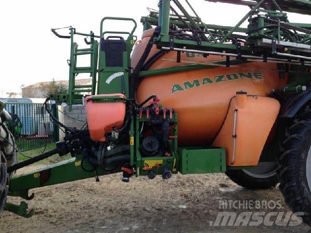 Amazone UX 4200 牽引式噴霧機