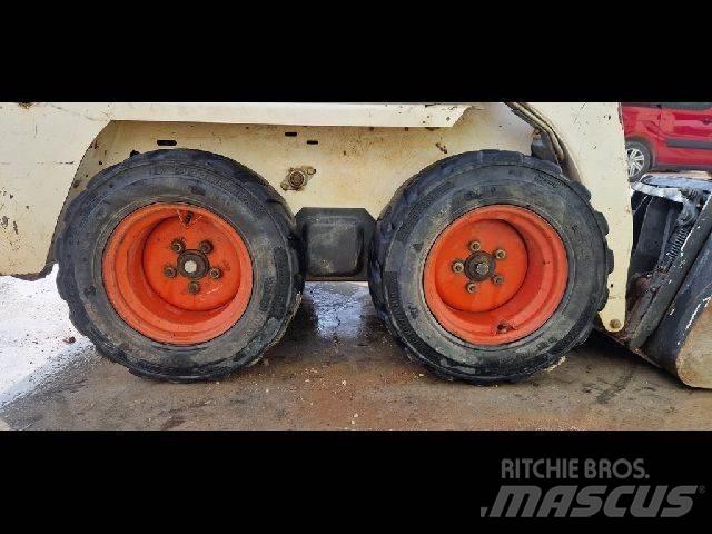 Bobcat S70 輪胎式裝載機