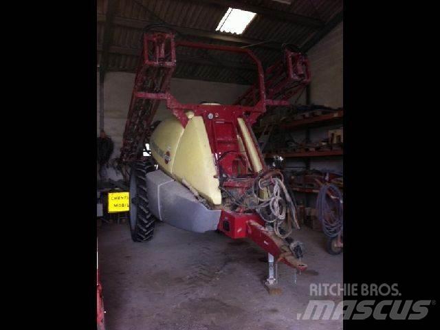 Hardi COMMANDER 牽引式噴霧機