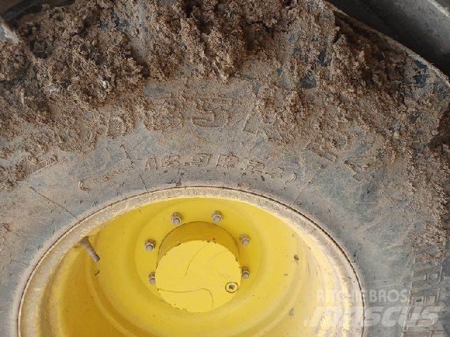 John Deere 6110R 曳引機