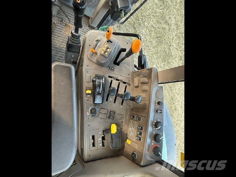 John Deere 6120M 曳引機