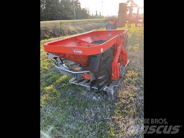 Kuhn AXIS 20.1W 礦物撒布機