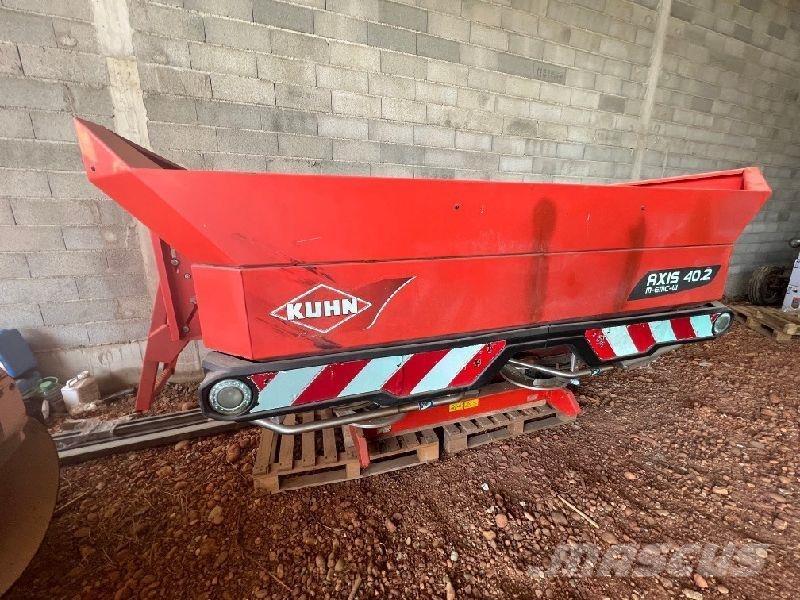 Kuhn AXIS 40.2 礦物撒布機