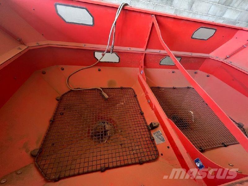 Kuhn AXIS 40.2 礦物撒布機