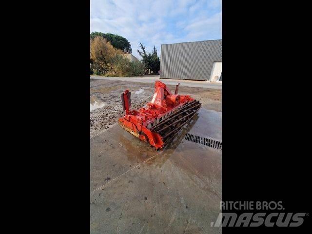 Kuhn HR3004 耙車
