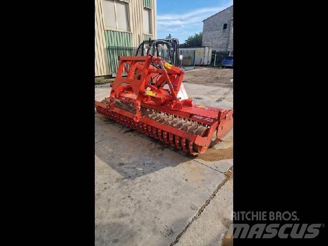 Kuhn HRB303D 耙車