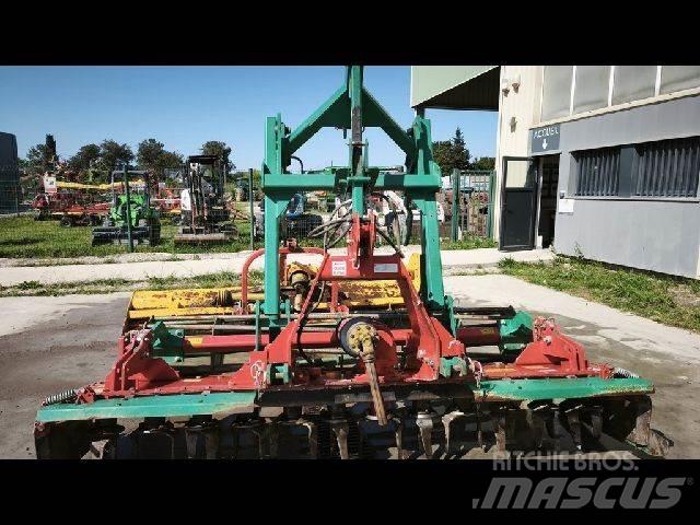 Kverneland NGM101 耙車