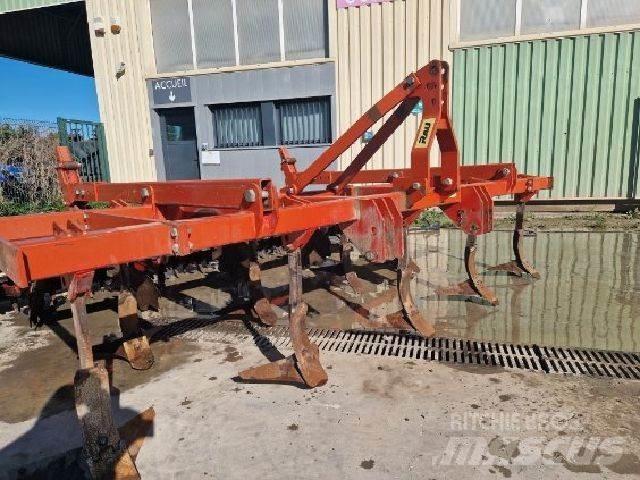 Rau PM 2 P 4 M 中耕管理機