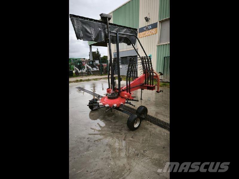 Vicon 423 耙與翻草機
