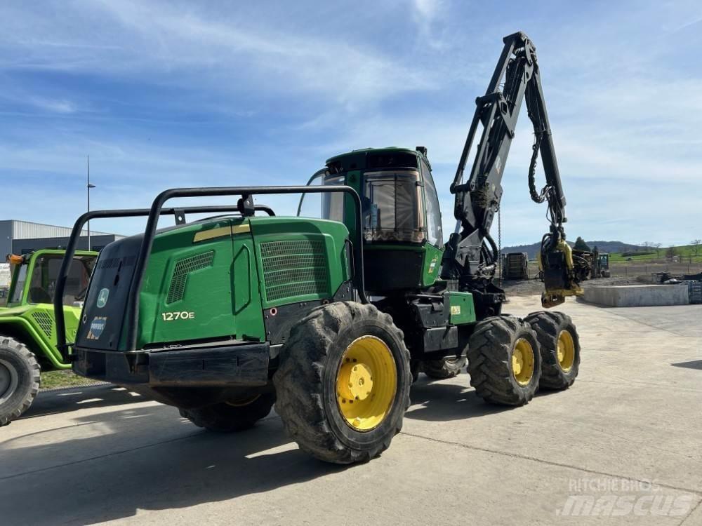 John Deere 1270E 伐木歸堆機