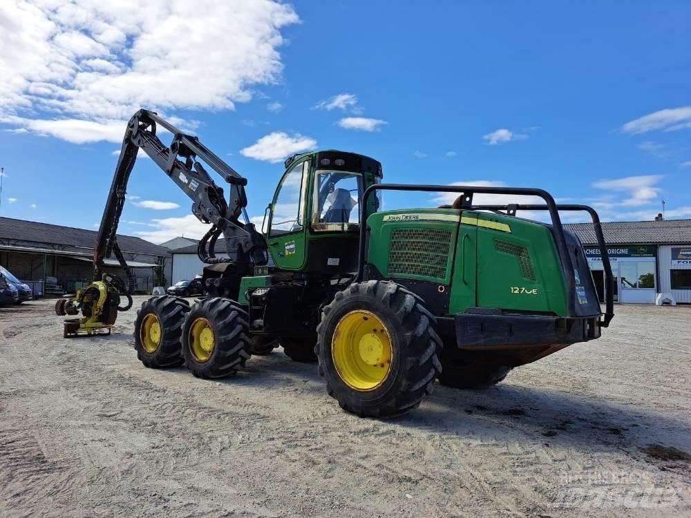 John Deere 1270E 伐木歸堆機