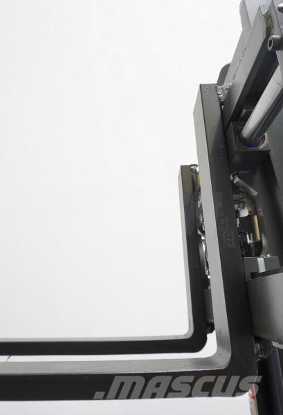 Combilift WR4 四向前伸式堆高機(叉車)