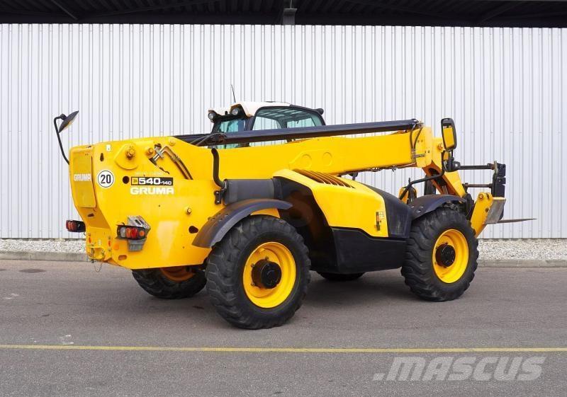 JCB 540-140 伸縮臂操作車
