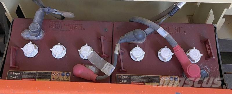 JLG 2030ES 曲臂高空作業車