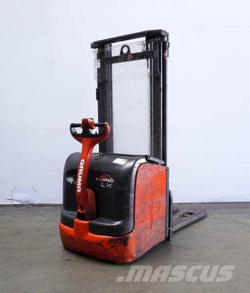 Linde L 14 372 自走式堆積機