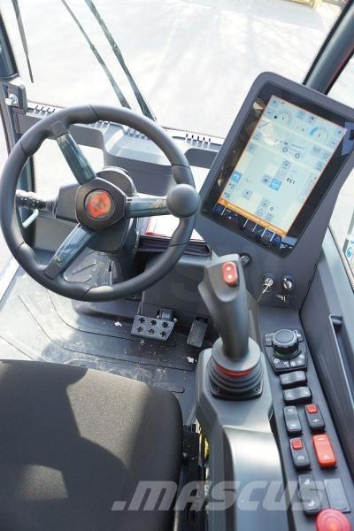 Magni RTH 6.26 伸縮臂操作車