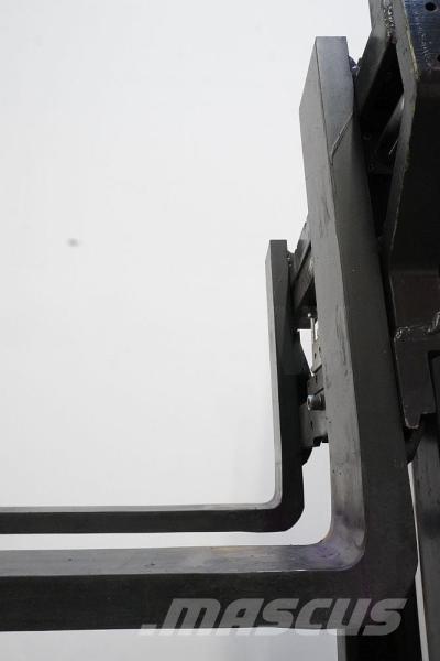 OM Xi 14 前伸式堆高機(叉車)