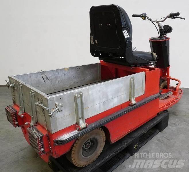 Pefra EFW506 牽引車