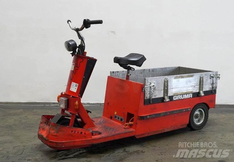 Pefra EFW508 牽引車