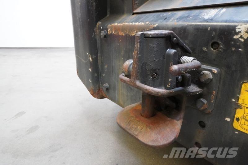 Still R07-25 牽引車