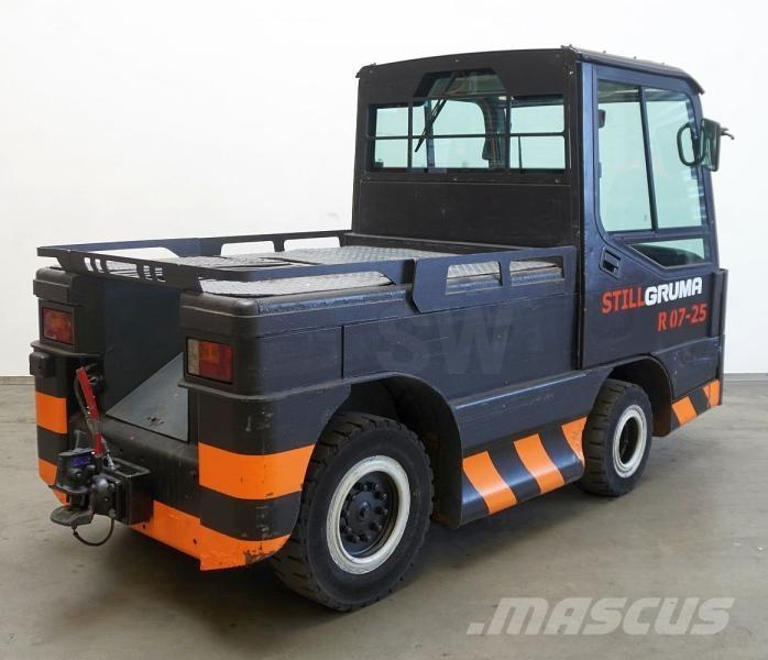 Still R07-25 牽引車