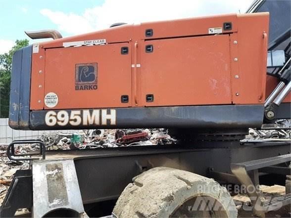 Barko 695MH 廢棄物/工業用操作車
