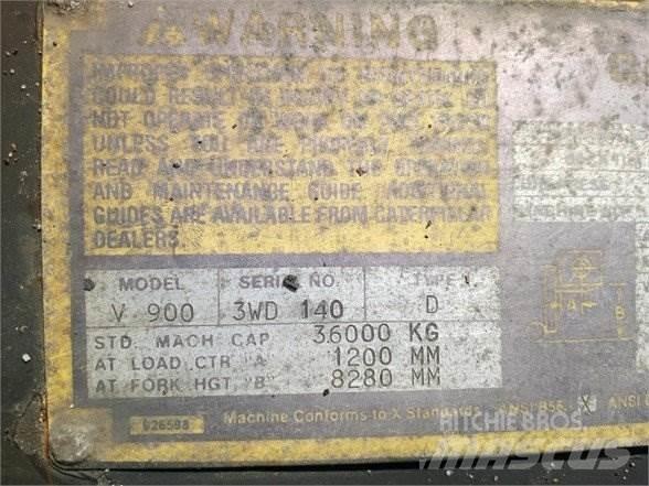 CAT V900 貨櫃搬運機
